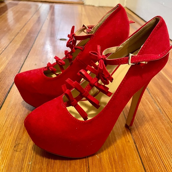 Classic red stilettos 👠 - Picture 1 of 6